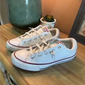 Converse Allstars Low Top Kids 4 Women’s 6 Sneakers with Red Trim